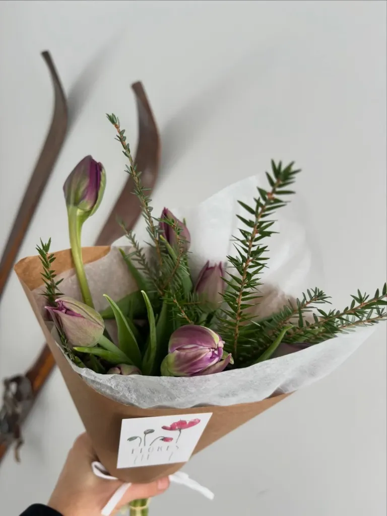 Bouquet de fleurs fraîches (Flores) (Petit)